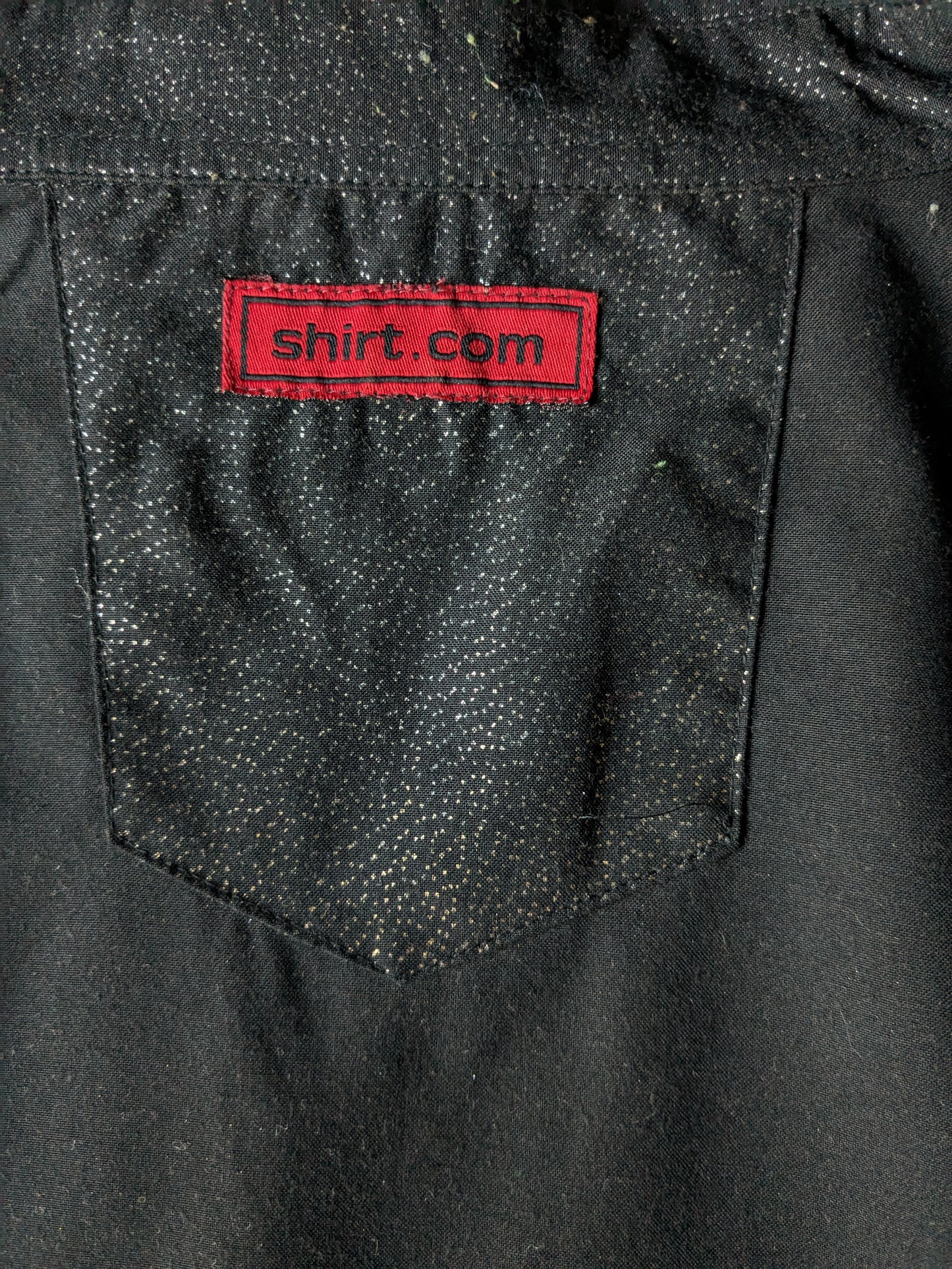 Shirt.com Shirt. Black Gold -colorato punteggiato. Bei pulsanti. Dimensione XL / XXL-2XL.
