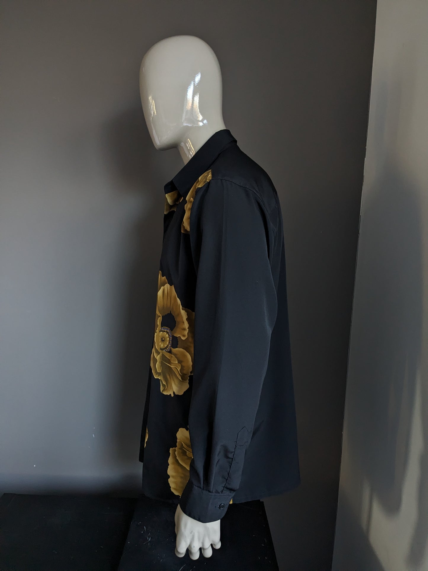 Vintage St. Clou overhemd. Zwart Goudkleurig bloemen print. Maat XL.