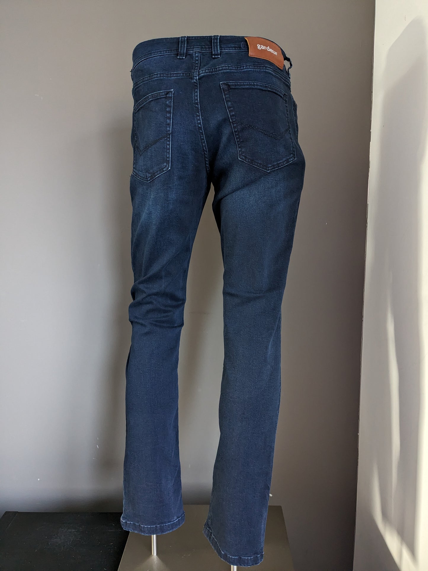Gardeur jeans. Donkerblauw. Maat W34 - L34. Slim fit, low rise stretch.