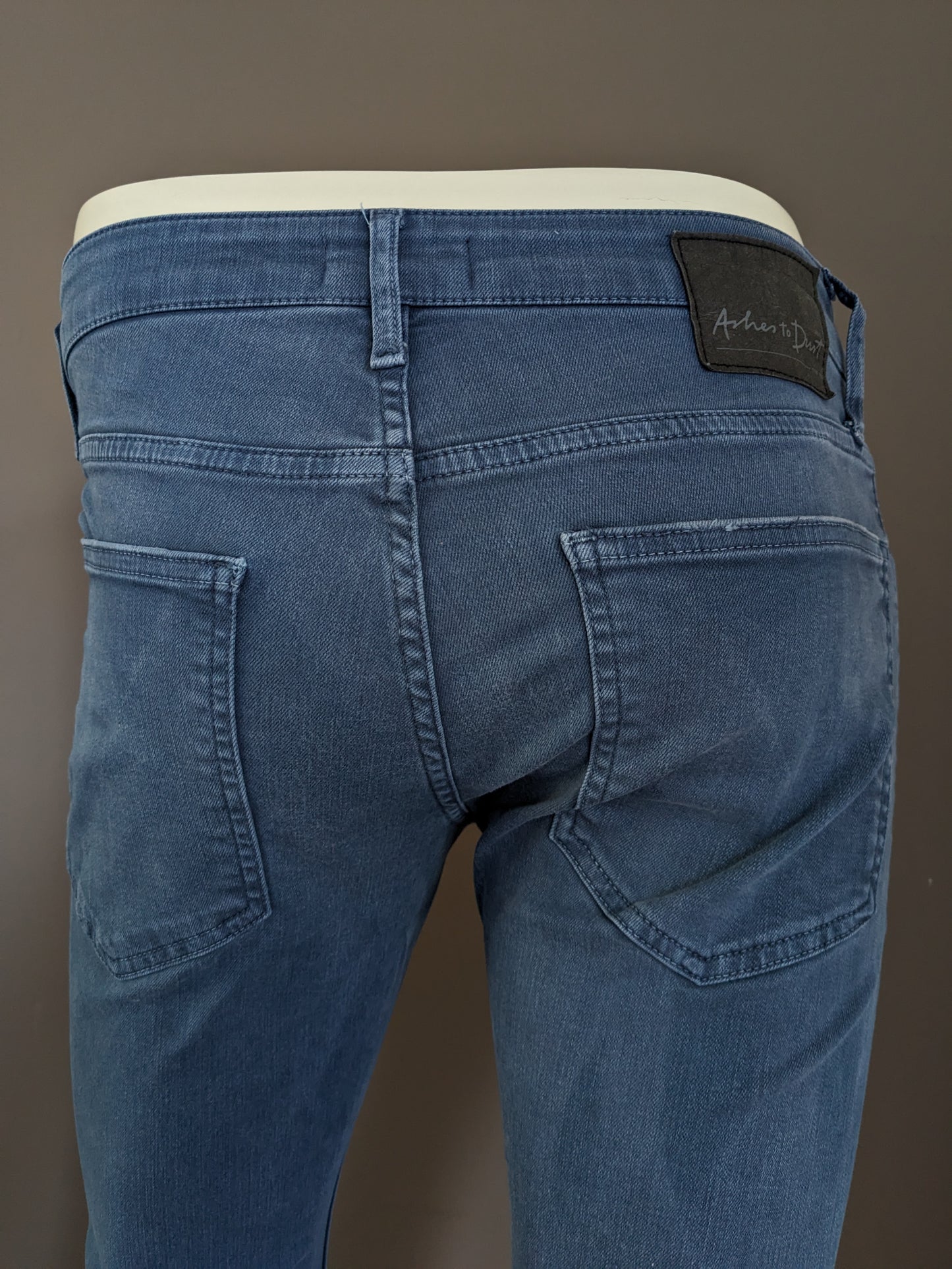 Cenizas a los jeans del polvo. Azul. Tamaño W30 - L26 estiramiento.