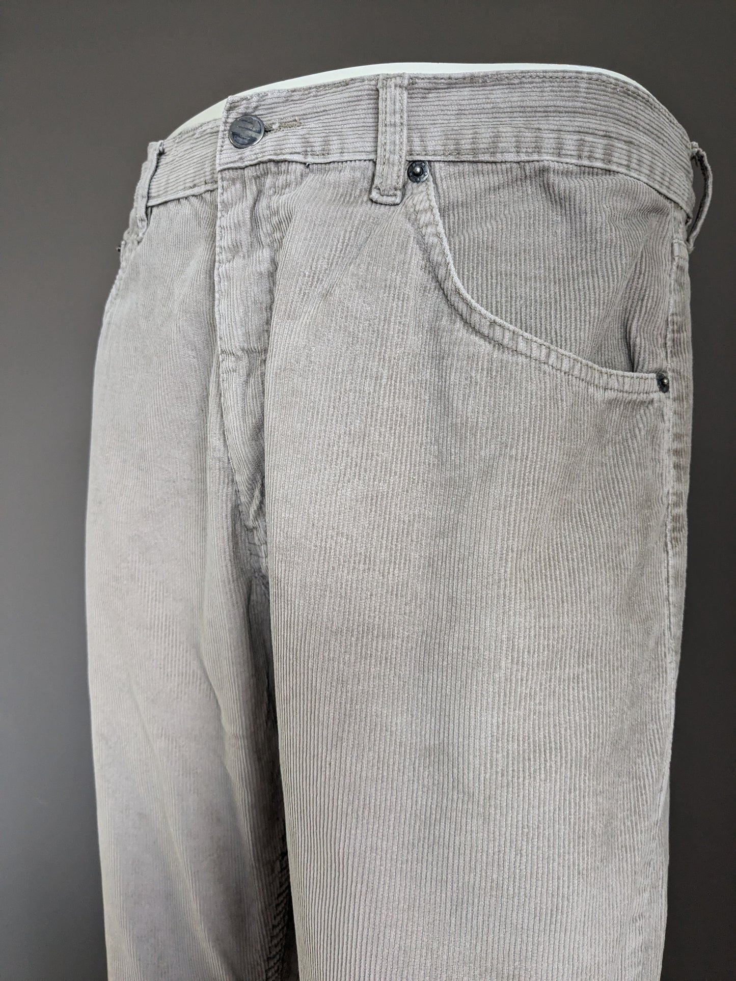 Pantalones de costillas de cañón vintage. Beige. Tamaño W34 - L30.