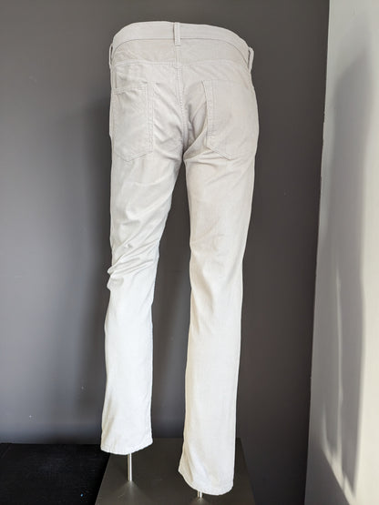 Pantalón canalé. Beige. Tamaño W30 - L32. Ajuste delgado.