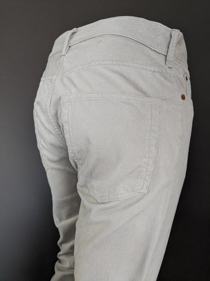Pantalón canalé. Beige. Tamaño W30 - L32. Ajuste delgado.