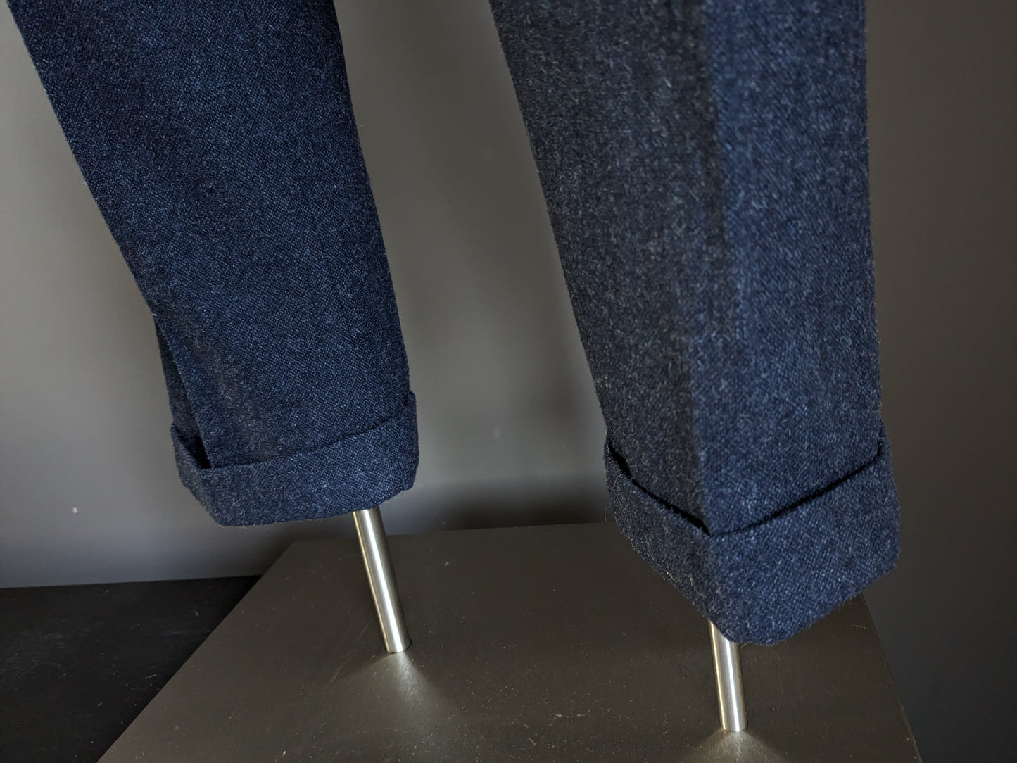 Tailor & Wright wool trousers. Dark blue mixed. Size 52 / L. 43% Wool.