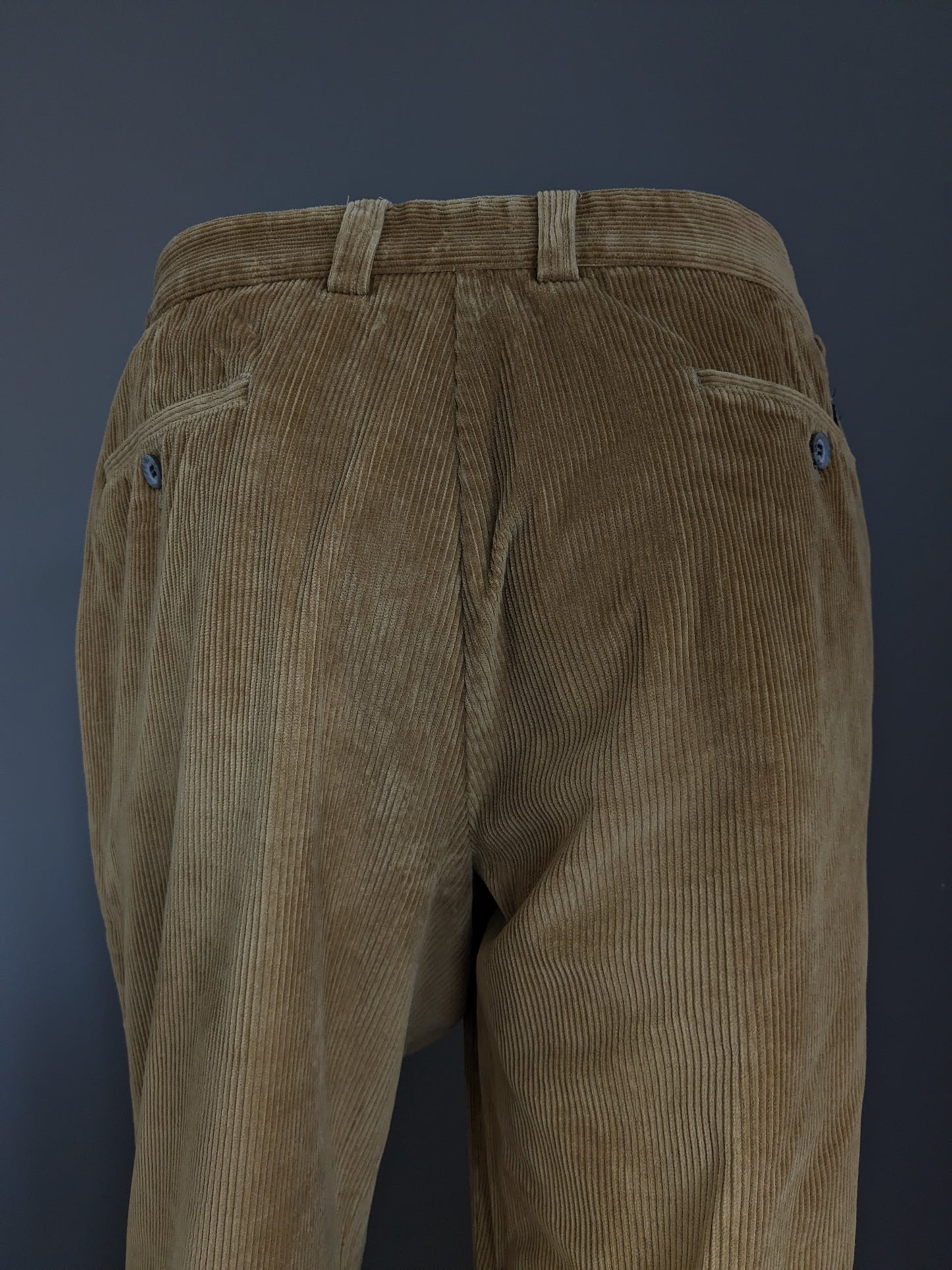 Pantalones de canalé Gardeur. Marrón. Talla 26 (52) / L.