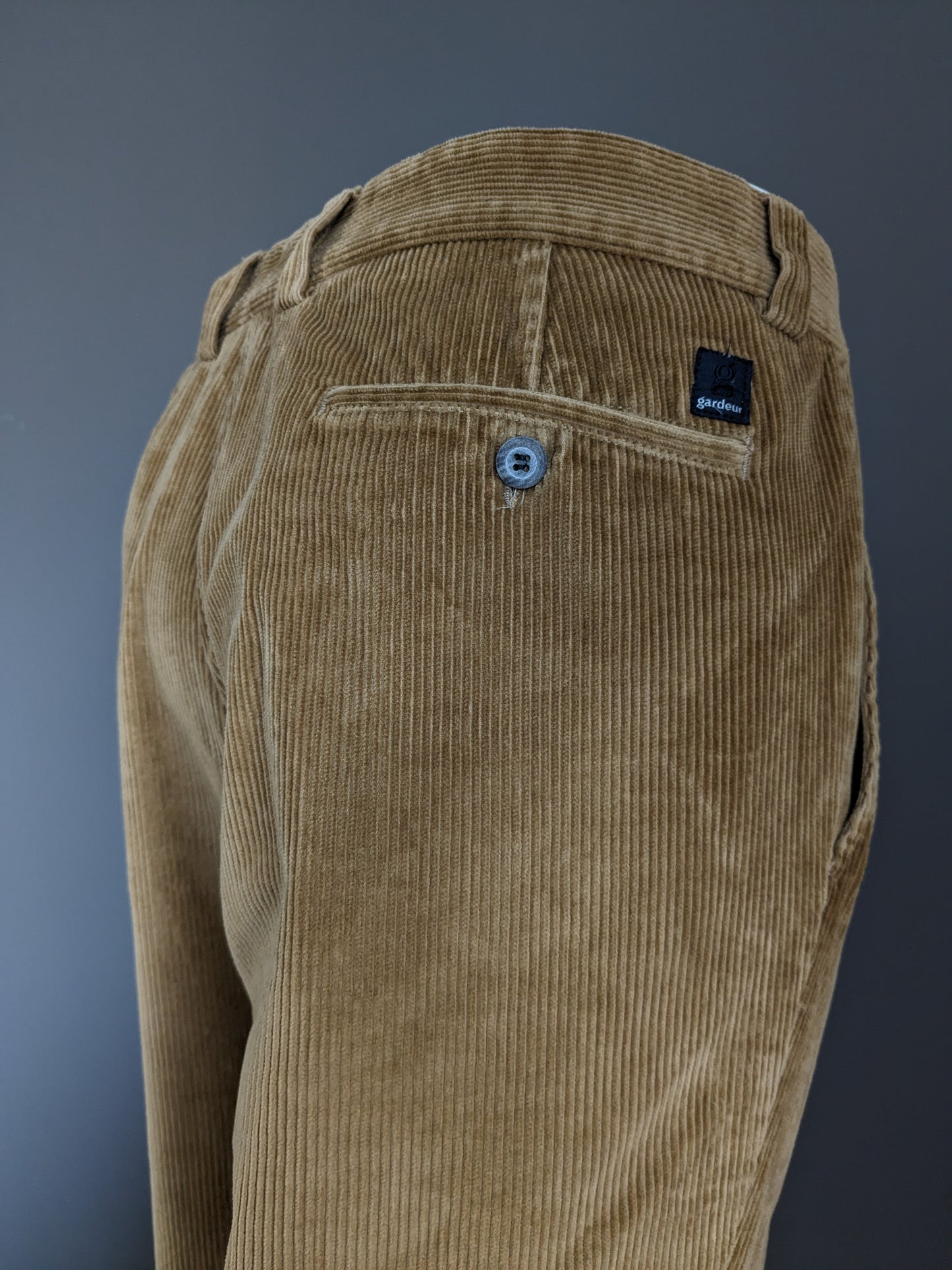 Pantalones de canalé Gardeur. Marrón. Talla 26 (52) / L.
