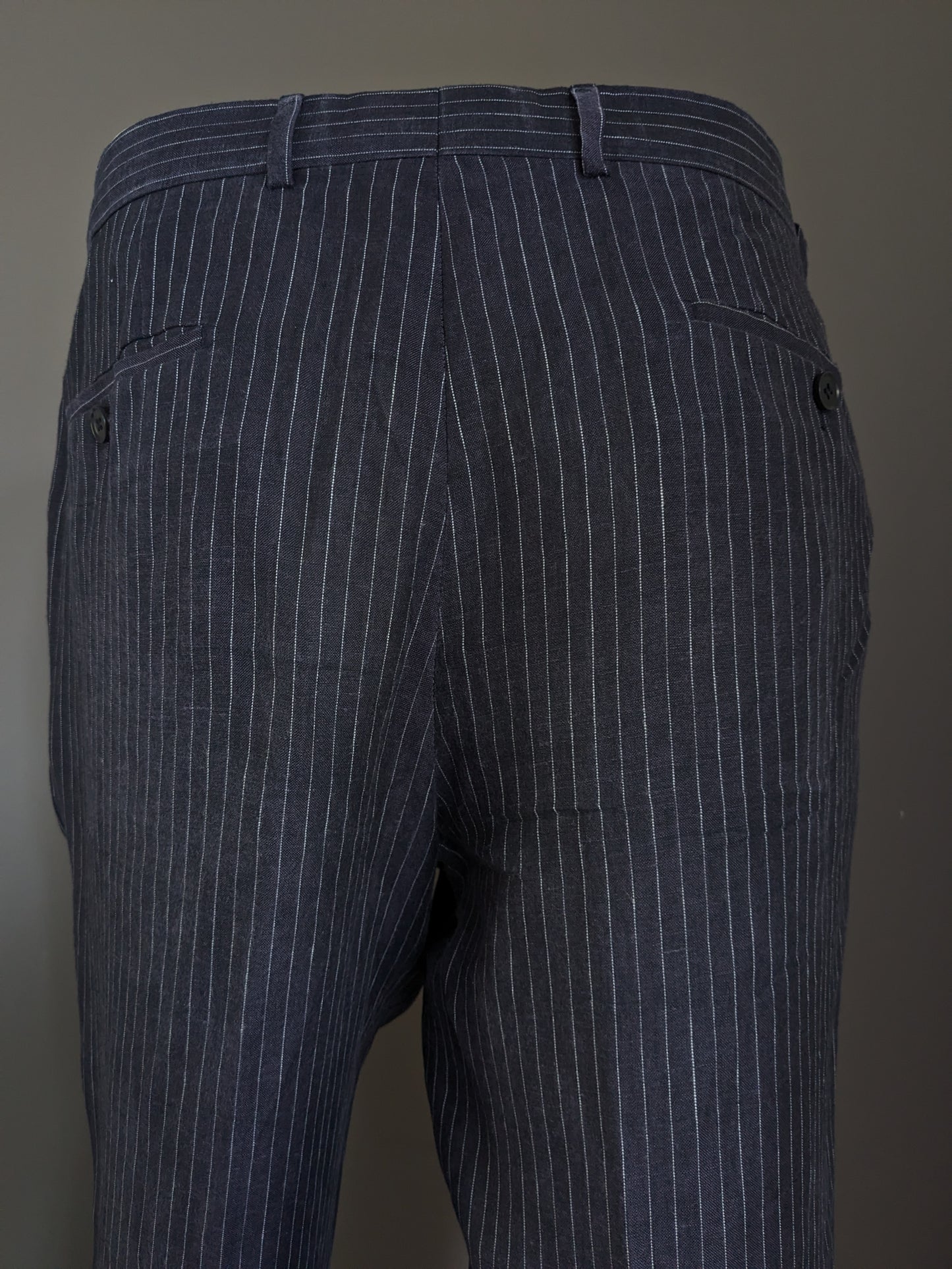 Pantaloni di lino boss Hugo. Strisce bianche blu. Dimensione 52 / l