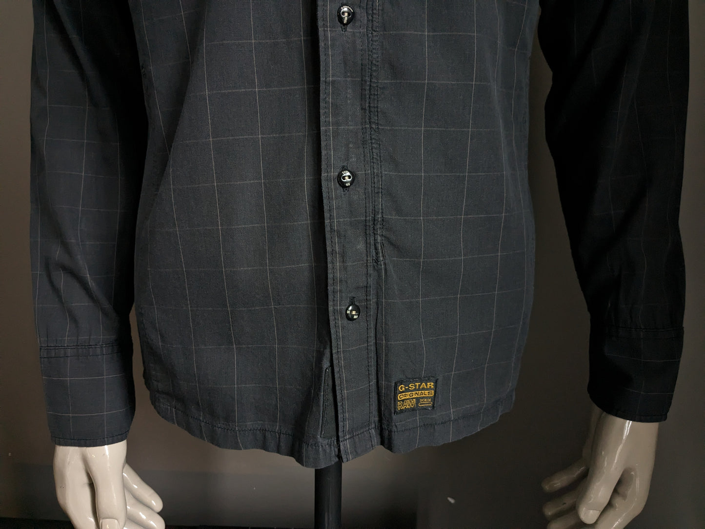 G-Star Raw shirt. With zipper and buttons. Black gray checked. Size L.
