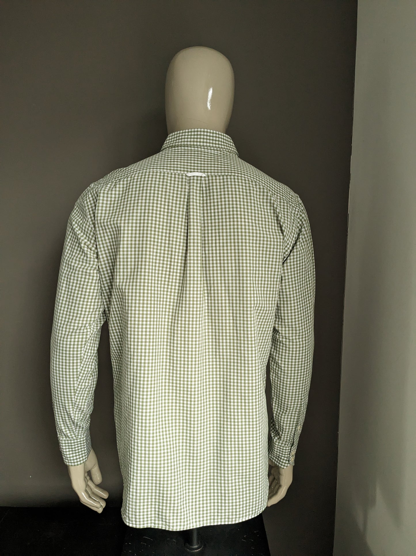 Cricket & Co shirt. Green white checkered. Size XL.