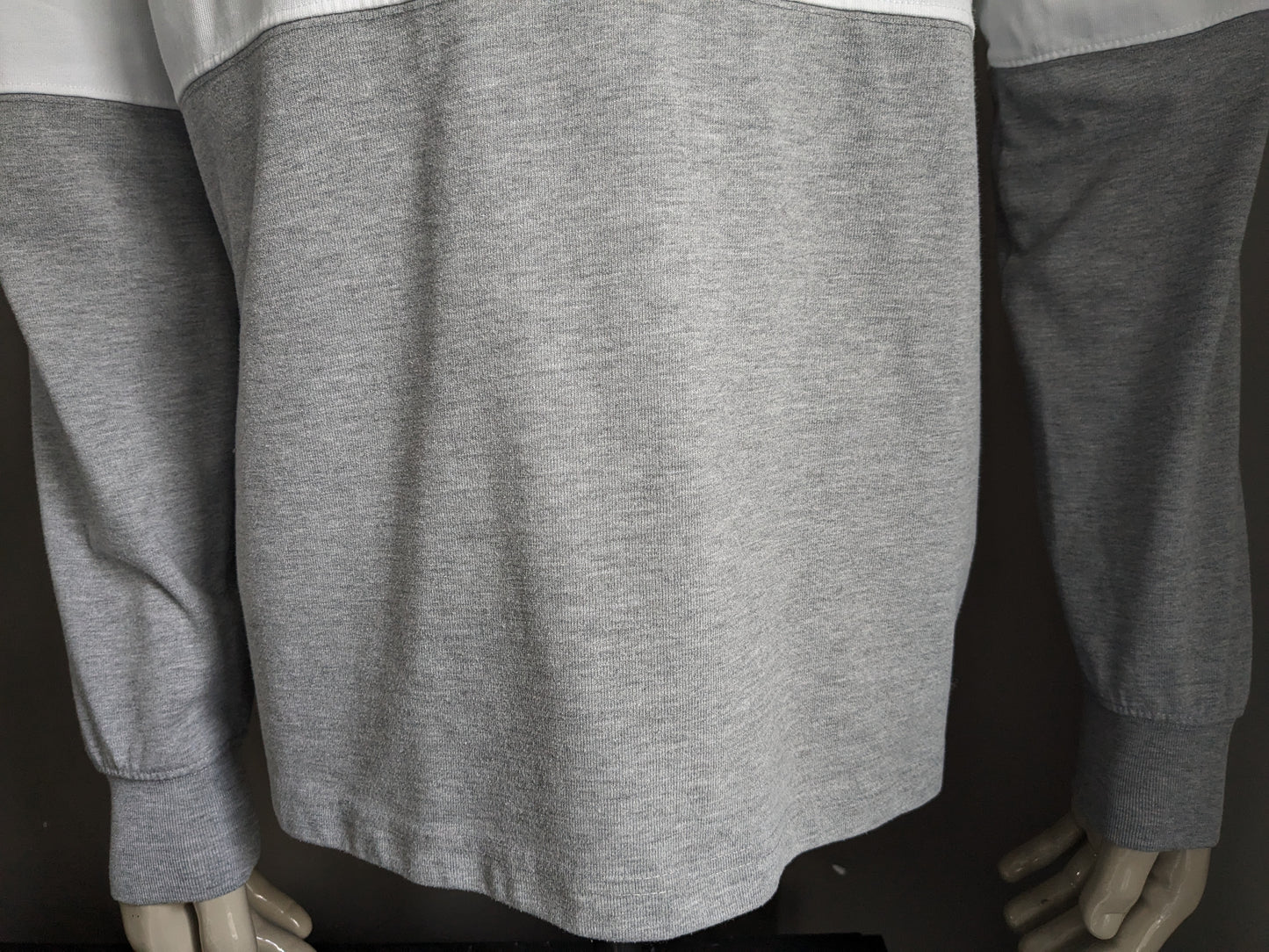 Pull polo Christian Berg. Rayé gris blanc. Taille L.