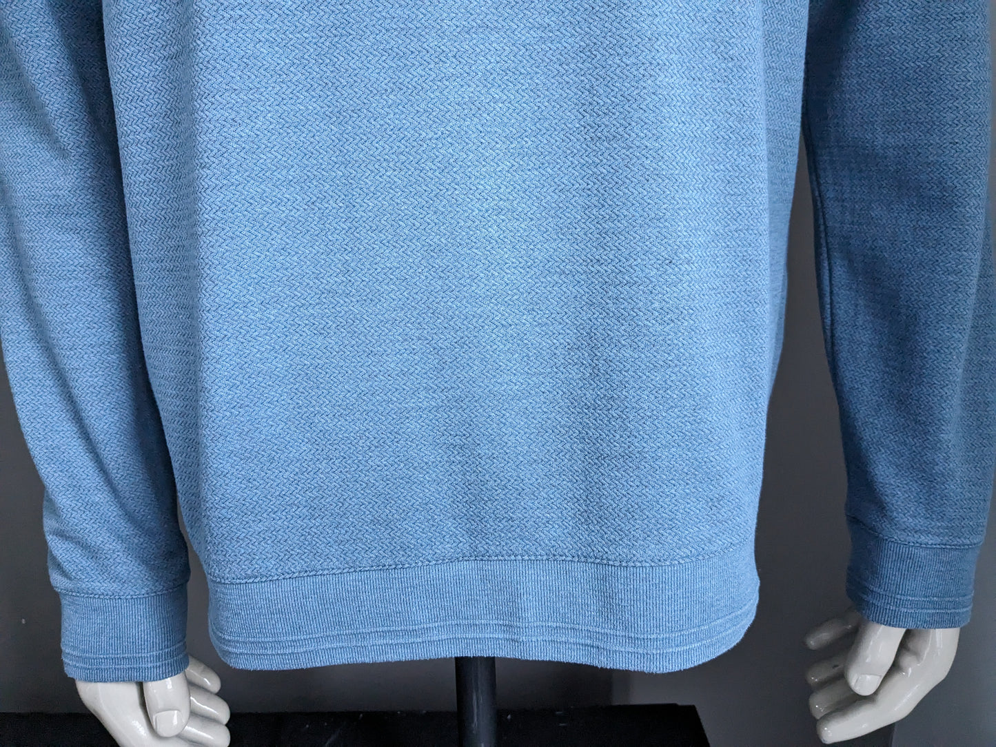 Pull décontracté Ted Baker. Motif chevrons bleus. Taille XL.