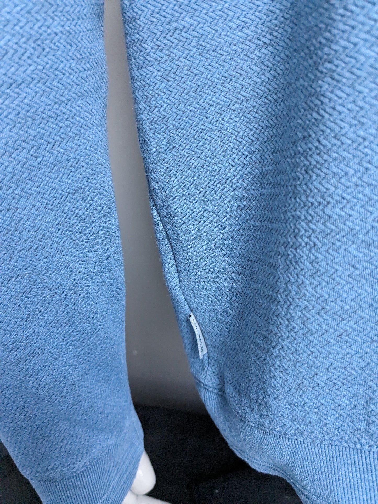 Pull décontracté Ted Baker. Motif chevrons bleus. Taille XL.