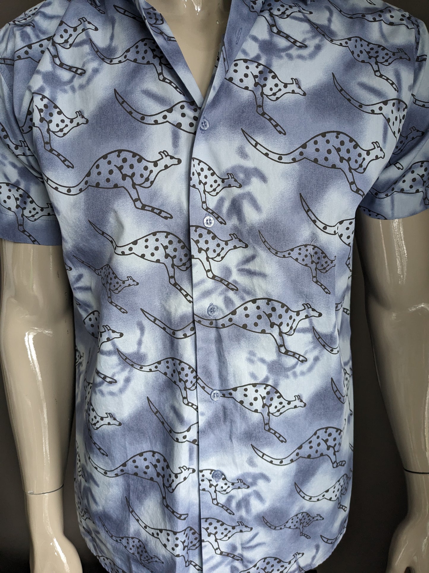 Vintage Identic overhemd korte mouw. Blauw Zwarte kangoeroe print. Maat M.
