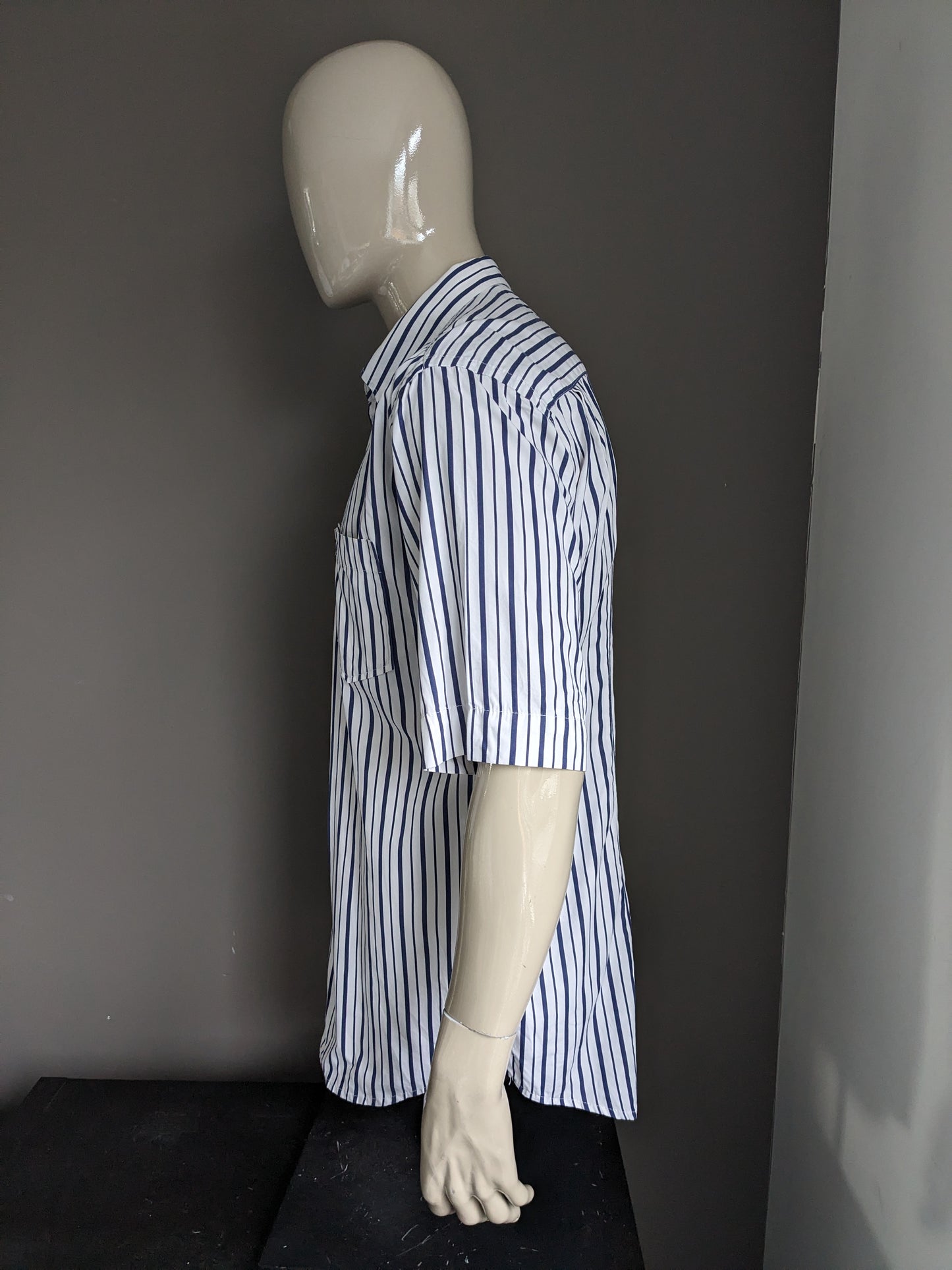 Vintage culture muscle shirt short sleeve. Blue white striped. Size XL.