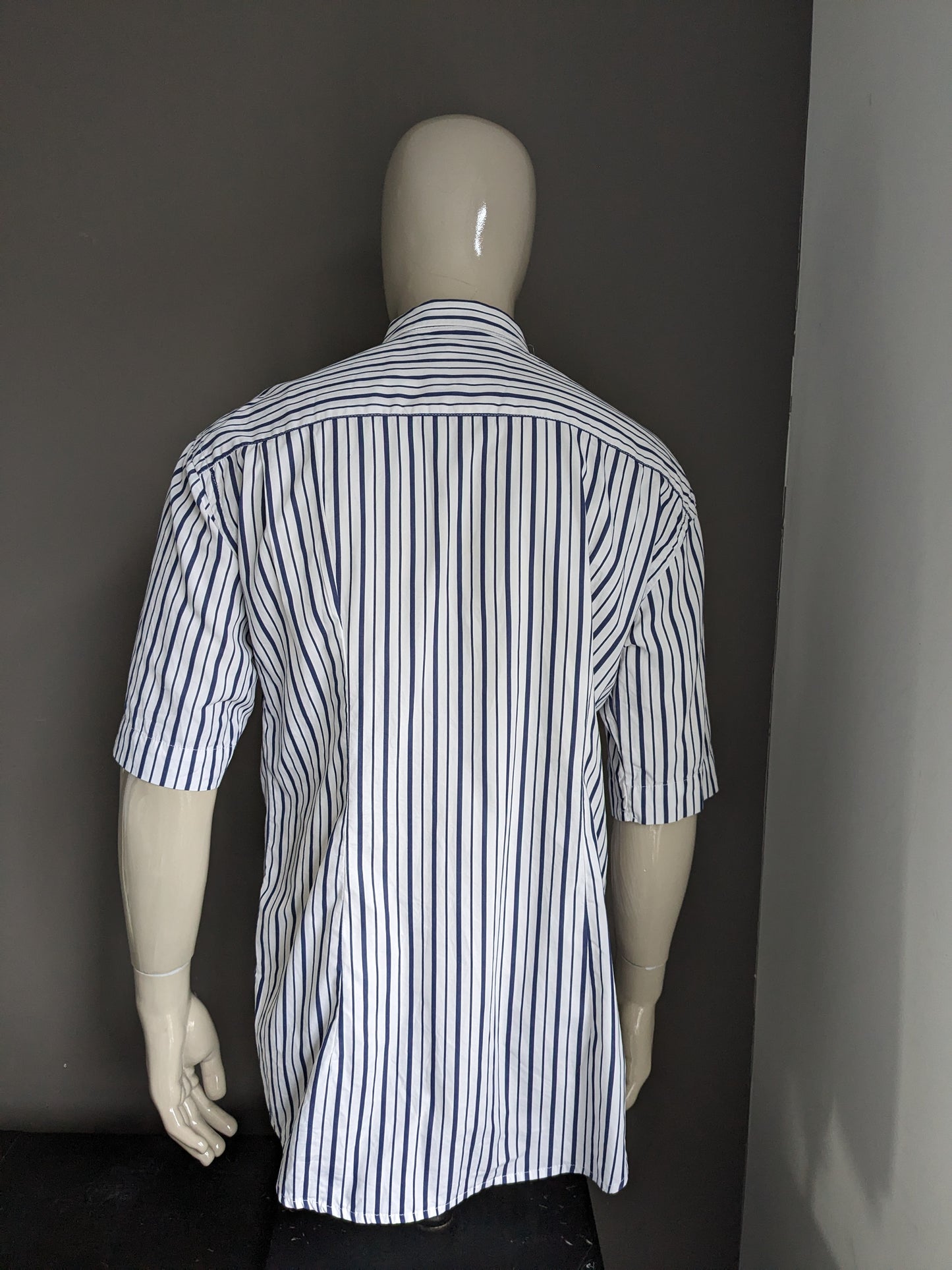 Culture Vintage Shirt Shirt Short Sleeve. Blanc bleu rayé. Taille xl.