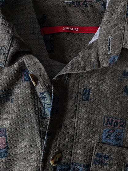 Vintage Signum Hemd kurzarm. Größere Tasten. Braungrün-blauer Druck. Größe XL.