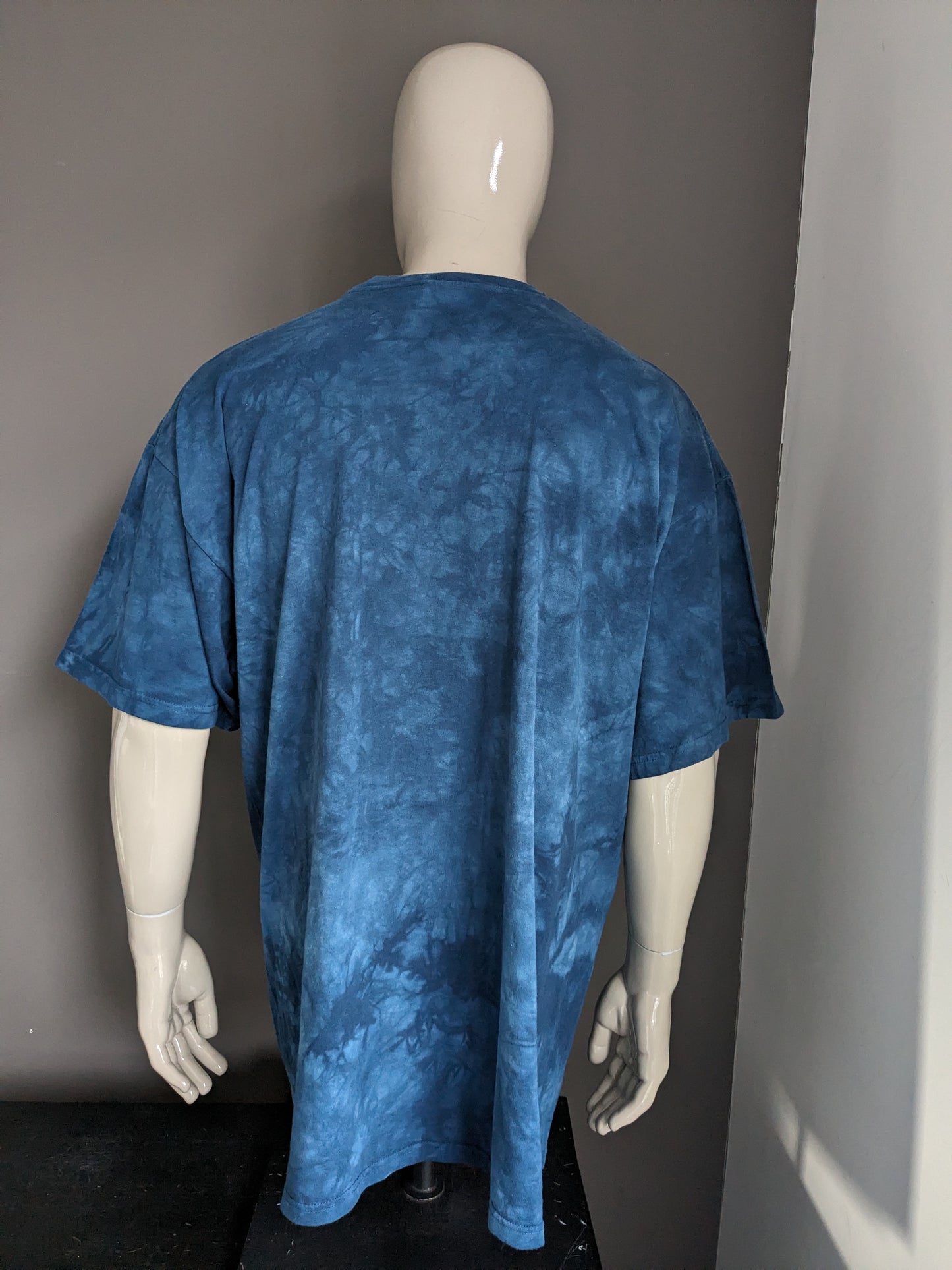 The Mountain shirt. Dark blue with locomotive print. Size 2XL / XXL.