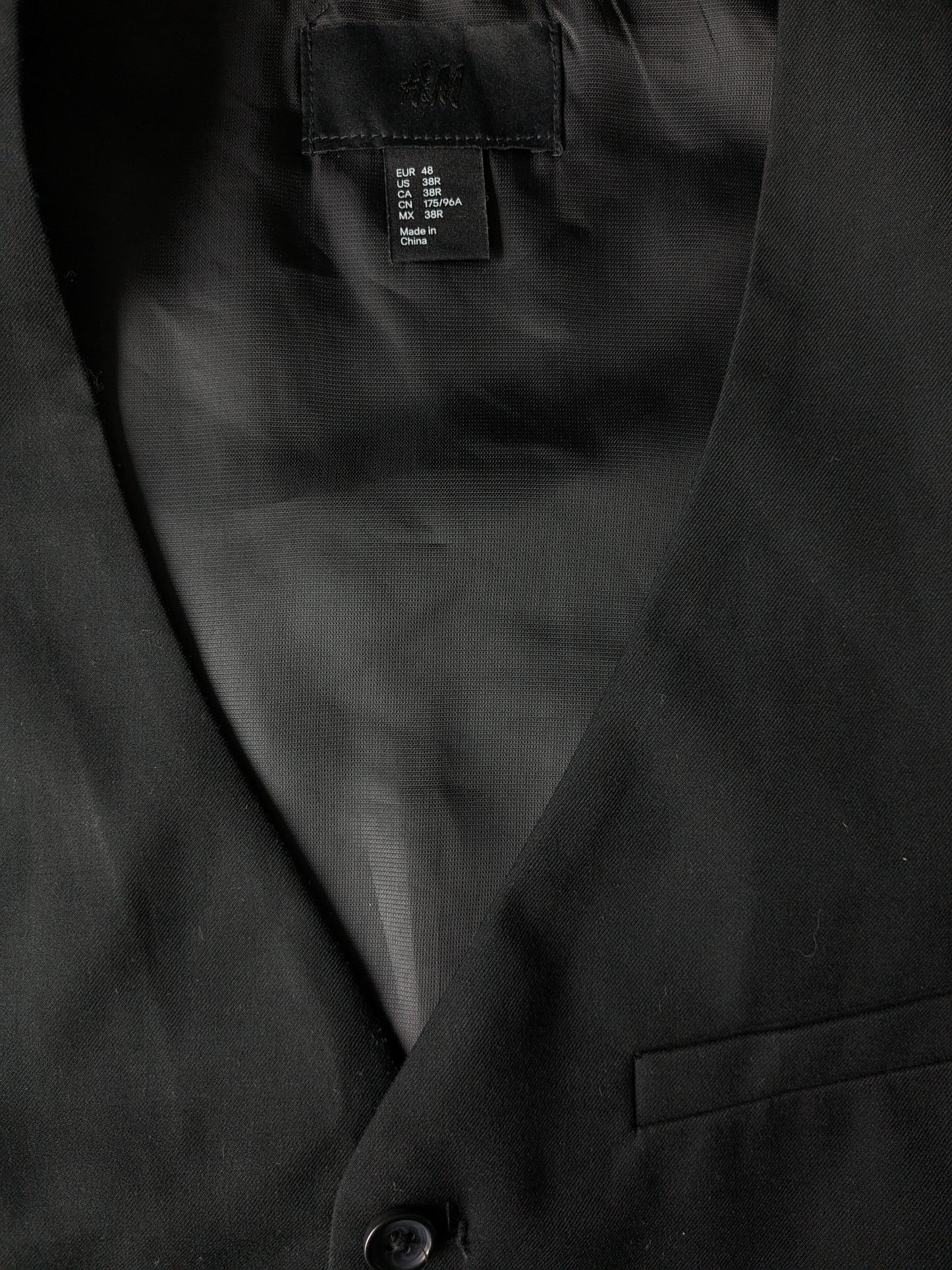 H&M gilet. Zwart gekleurd. Maat 48 / S. #334.