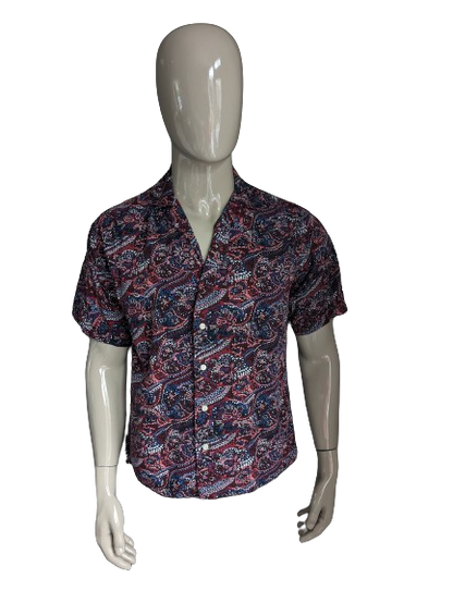 Rebel print overhemd korte mouw. Rood blauw zwarte print. Maat S / M.