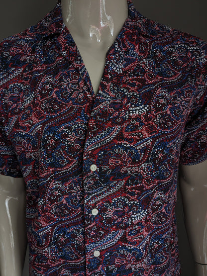 Rebel print overhemd korte mouw. Rood blauw zwarte print. Maat S / M.