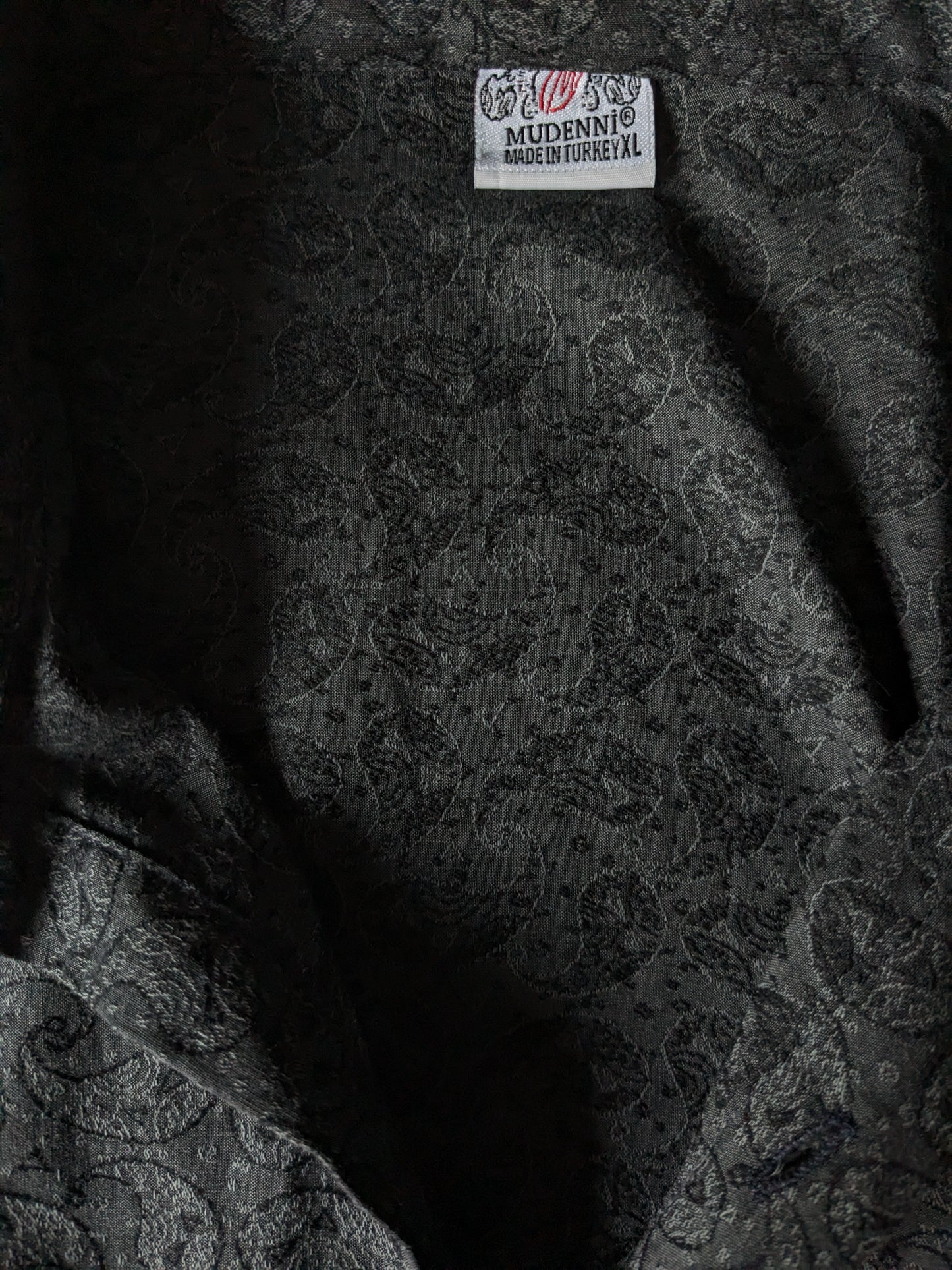 Mudhenni Shirt Sleeves courtes. Impression de paisley noir gris. Taille L. Stretch.