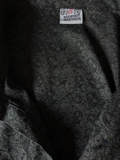 Chemise Mudenni manches courtes. Imprimé Paisley gris noir. Taille L. Extensible.