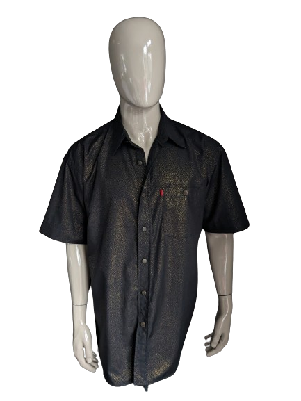 Shirt.com Shirt short sleeve. Black gold -colored dotted. Nice buttons. Size XXL / 2XL.