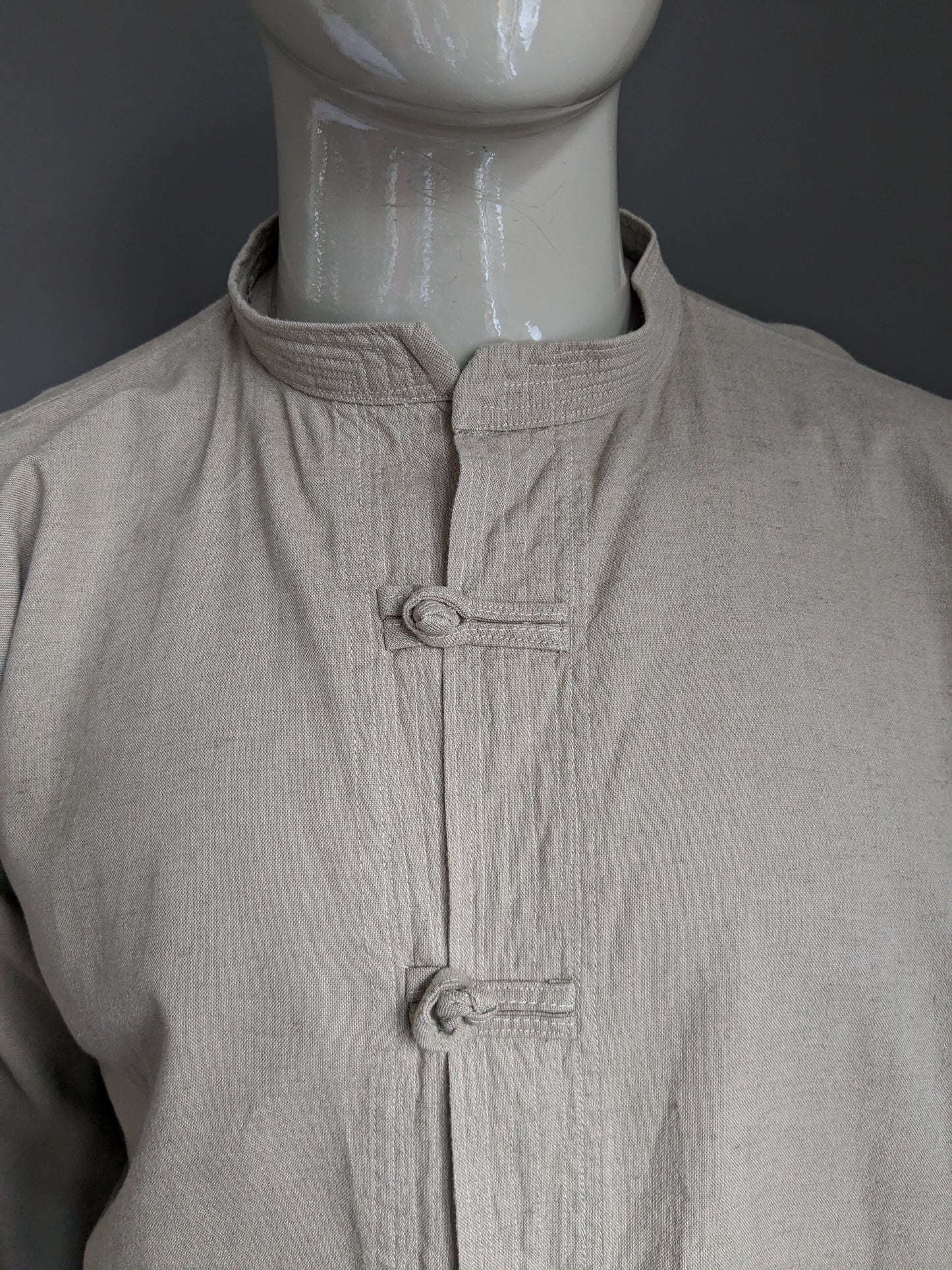 Vintage shirt with fabric buttons and mao / raised / farmer collar. Beige colored. Size 2XL / XXL.