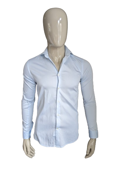 Genti overhemd. Licht Blauw gekleurd. Maat 37 / XS. Skin Fit. Stretch.