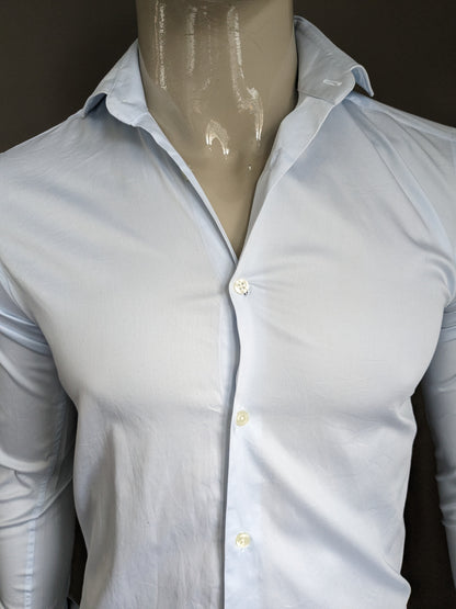 Genti overhemd. Licht Blauw gekleurd. Maat 37 / XS. Skin Fit. Stretch.