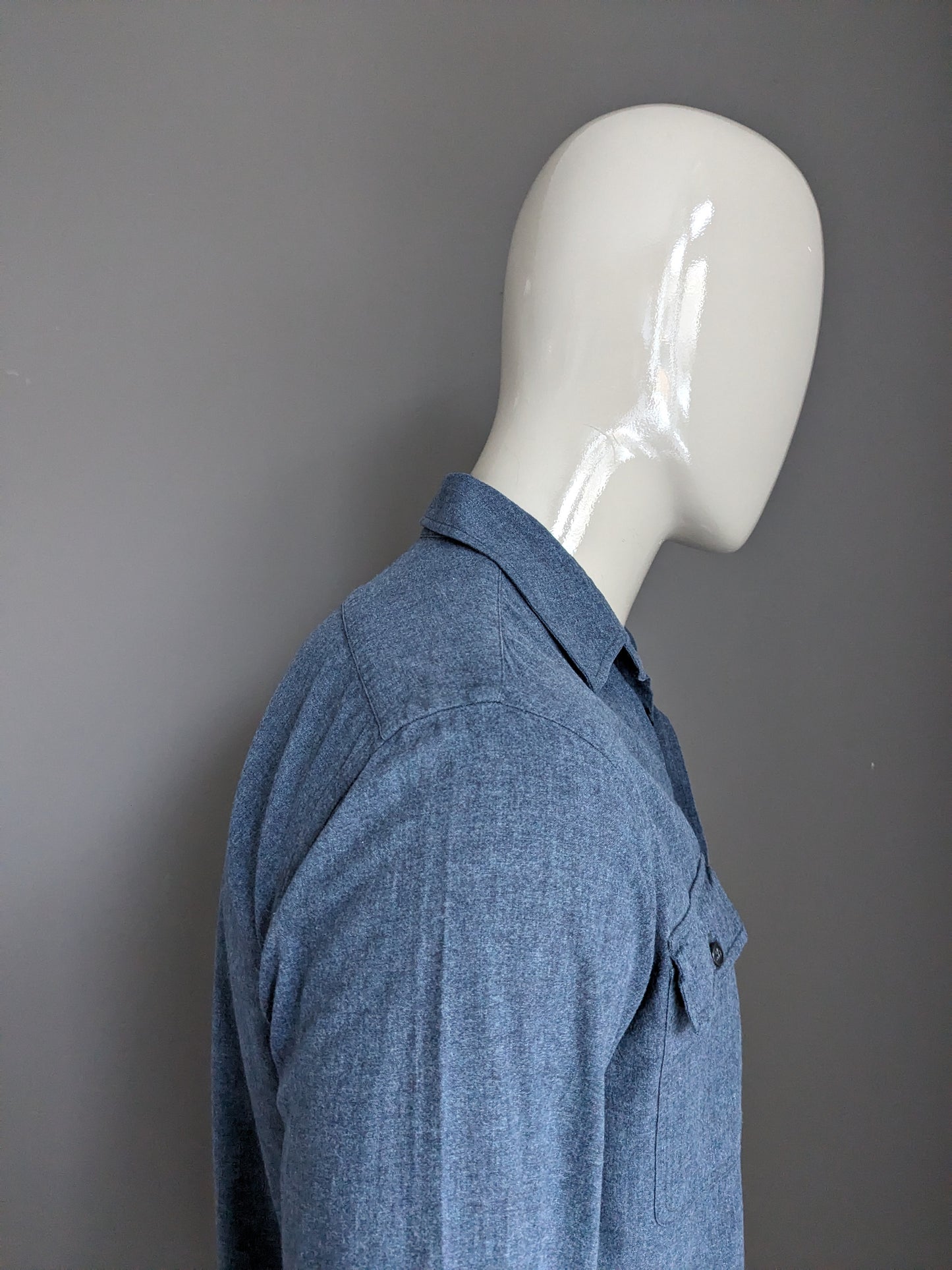 Pull & Bear-Shirt. Dunkelblau gemischt. Größe M.