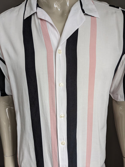 Kurzärmliges Hemd von Jack & Jones. Rosa-schwarz-weißer Vintage-Druck. Größe L.