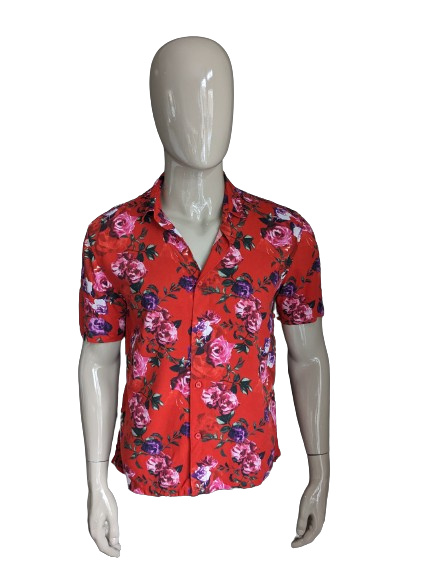 Siksilk shirt short sleeve. Red pink purple flowers print. Viscose. Size M.