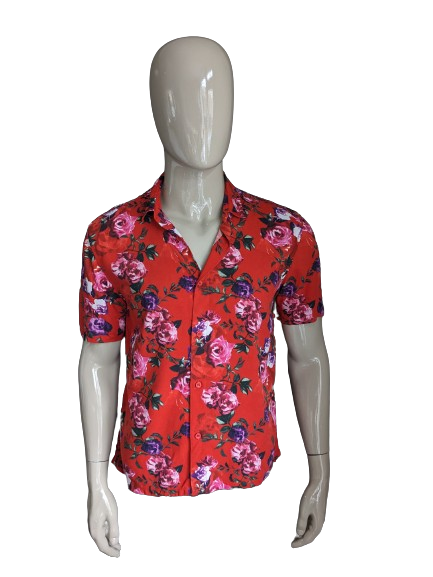Siksilk overhemd korte mouw. Rood roze paarse bloemen print. Viscose. Maat M.