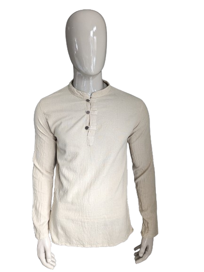 Vintage-Shirt / Langarm-Longsleeve mit Knöpfen und Mao / Stehkragen. Hellbraun. Größe M.