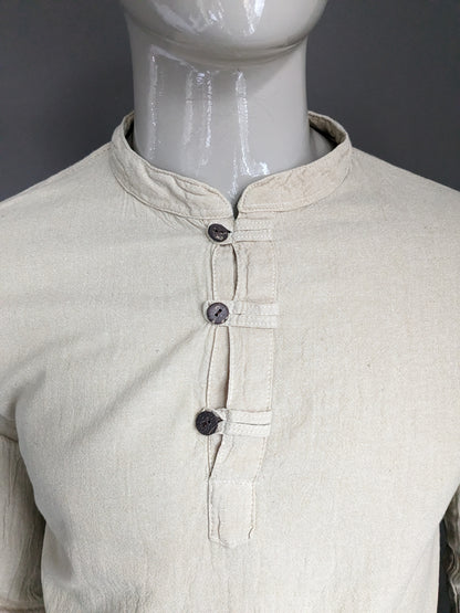 Vintage-Shirt / Langarm-Longsleeve mit Knöpfen und Mao / Stehkragen. Hellbraun. Größe M.