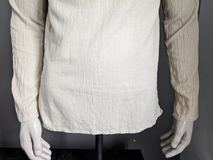 Vintage-Shirt / Langarm-Longsleeve mit Knöpfen und Mao / Stehkragen. Hellbraun. Größe M.