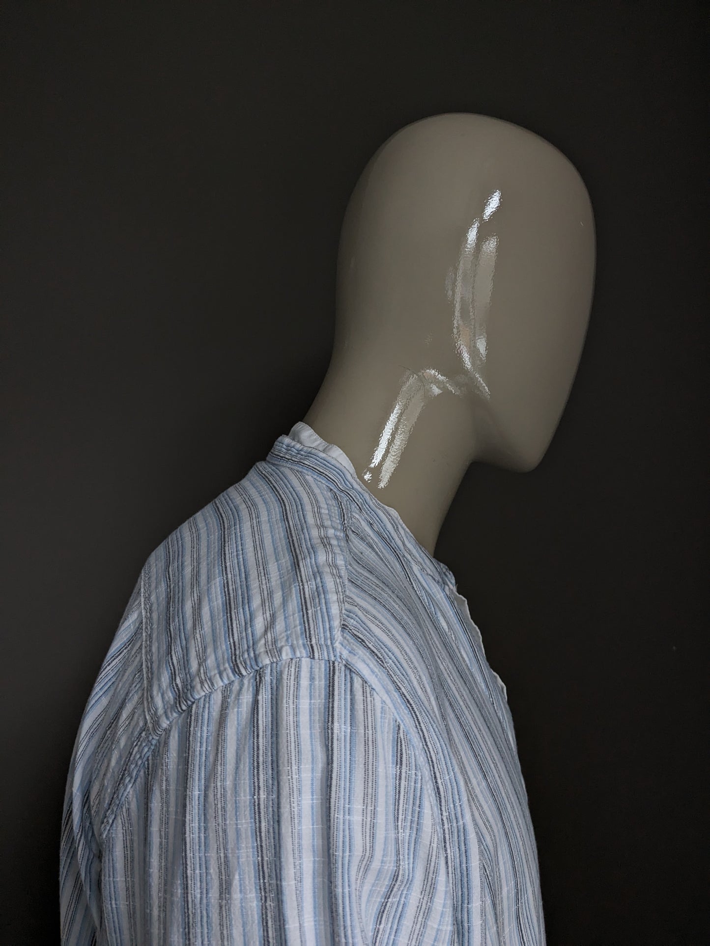 Vintage Cherokee shirt / shirt with mao / raised collar. Blue white gray striped. Size XL.