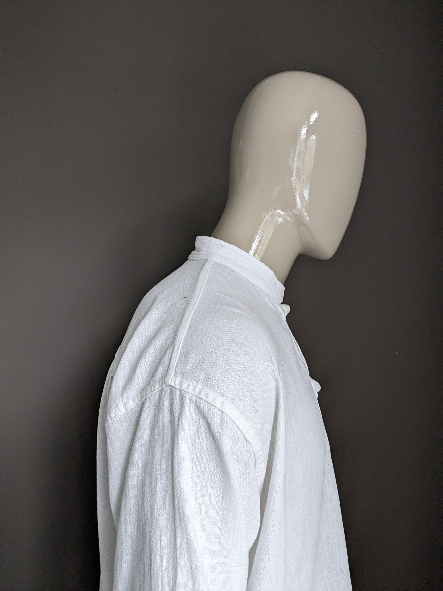 Camisa vintage con cuello mao / elevado. Nudos y bolsas de algodón. Tamaño xl.