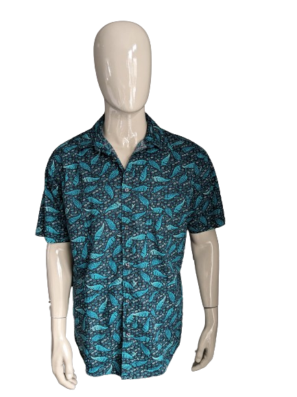 Atlas for Men short sleeve shirt. Green black leaf motif. Size XXL / 2XL