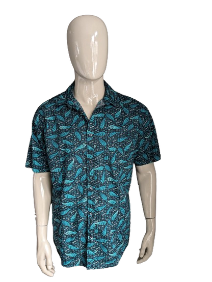 Atlas for Men short sleeve shirt. Green black leaf motif. Size XXL / 2XL