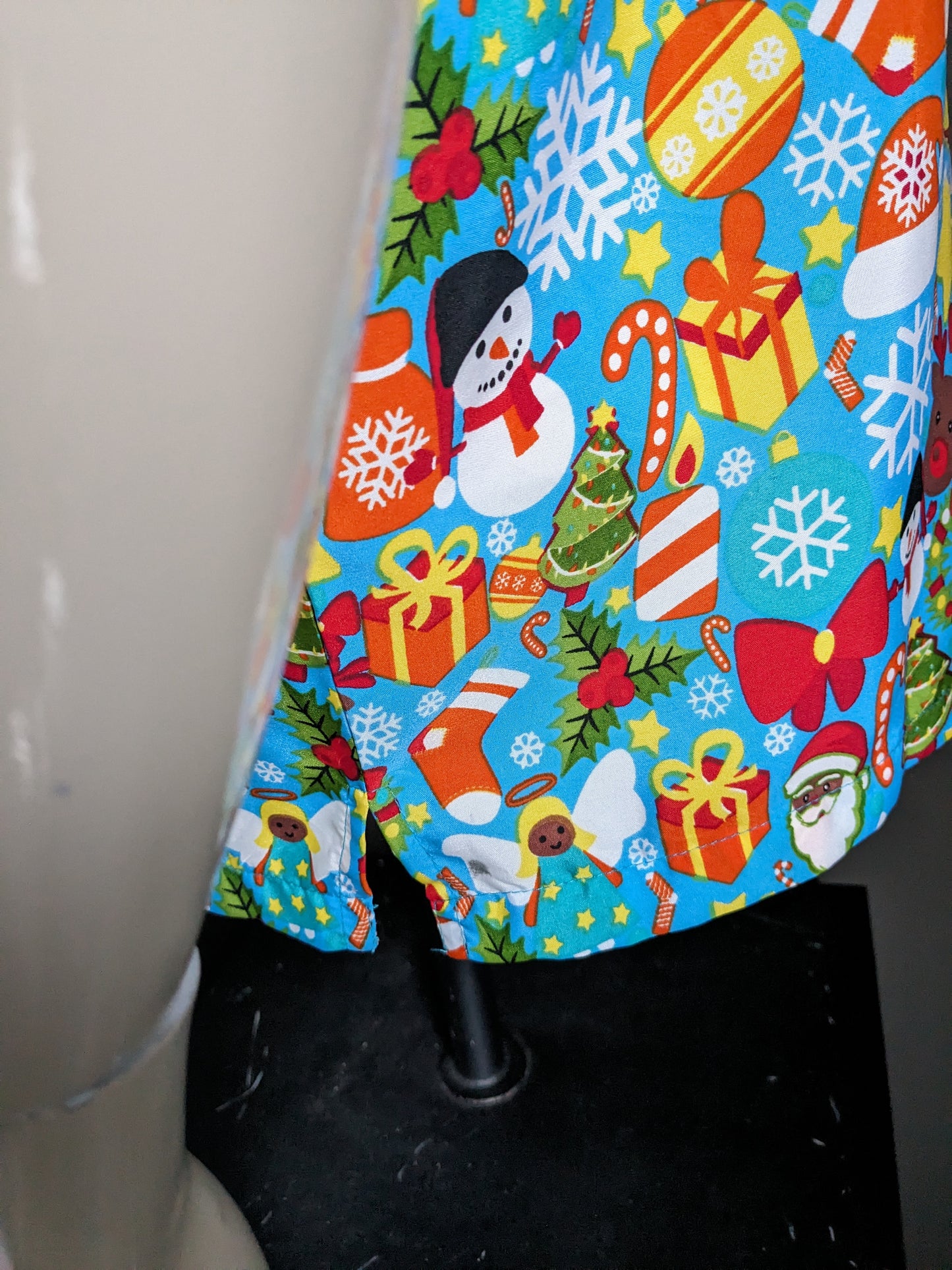 King Kameha Shirt Short Maniche. Stampa di Natale / inverno. Taglia L / XL.