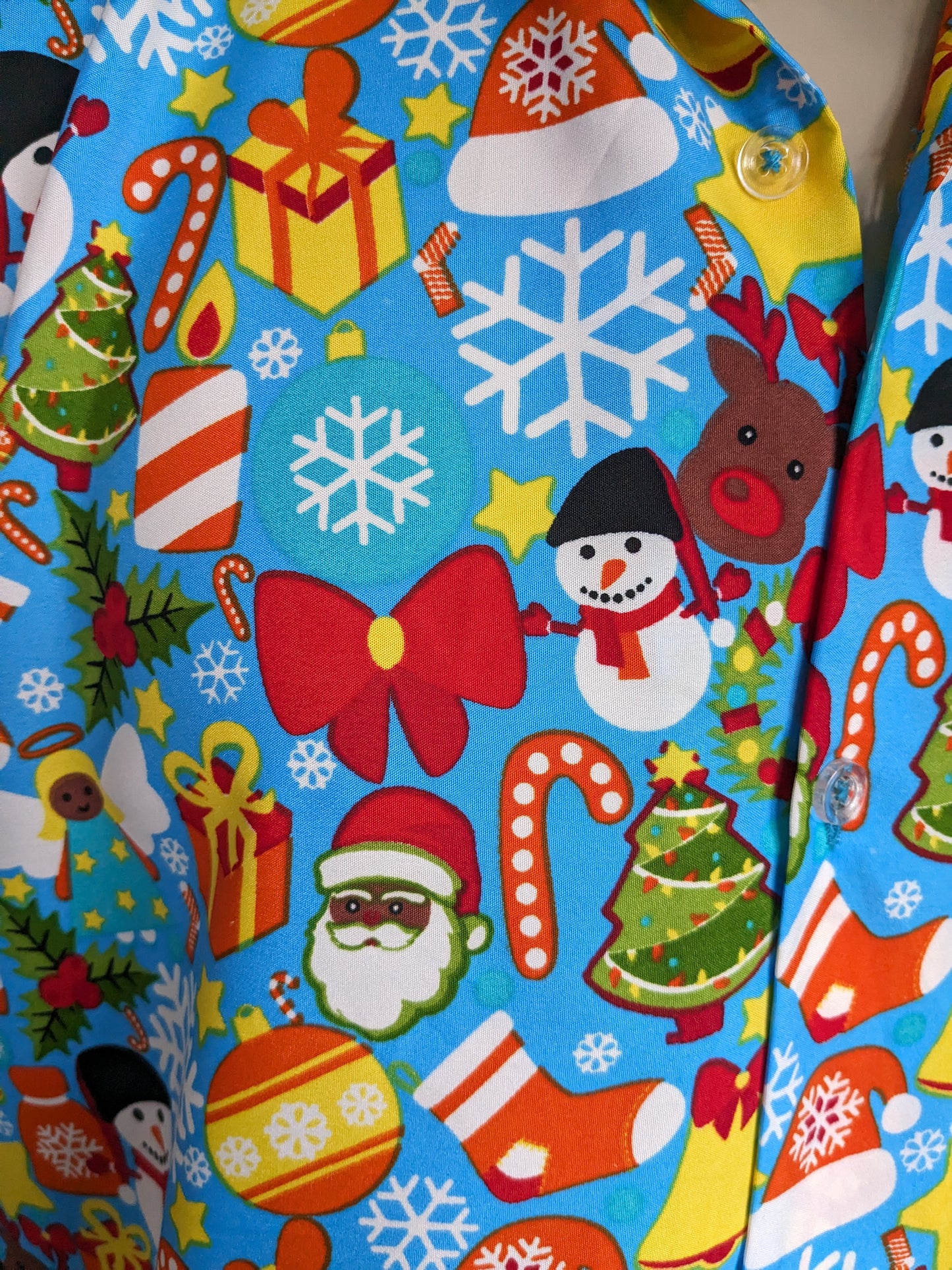 King Kameha shirt short sleeve. Christmas/winter print. Size L / XL.