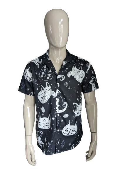 Unbranded short sleeve shirt. Galaxy cats print. Black and white. Size L.