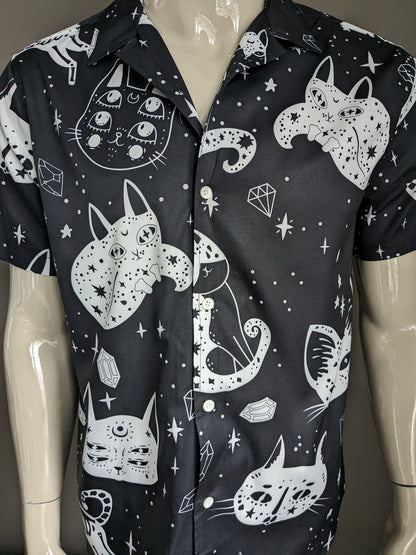Unbranded short sleeve shirt. Galaxy cats print. Black and white. Size L.