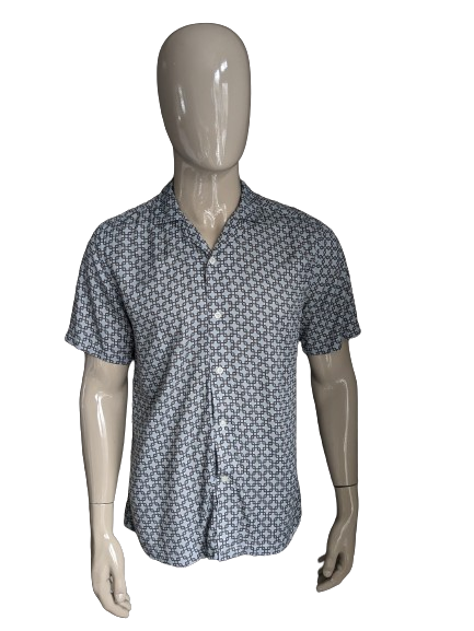 Reiss short sleeve shirt. Blue black white print. Size L.