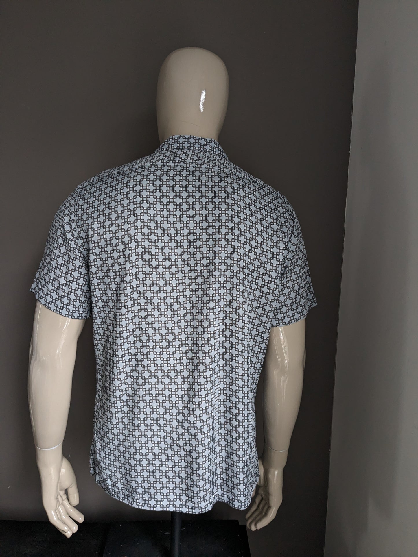 Reiss short sleeve shirt. Blue black white print. Size L.