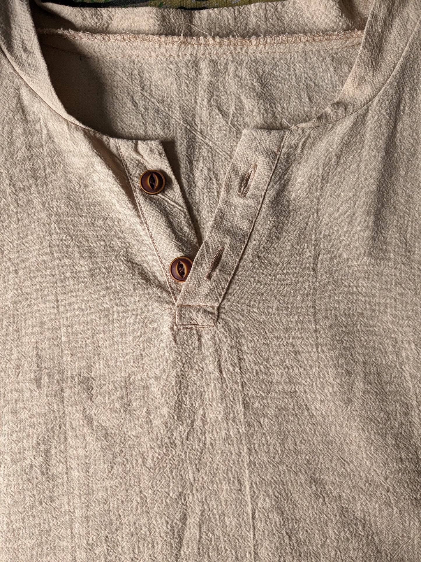 Vintage shirt / polo with mao / raised collar and buttons. Beige. Size L.