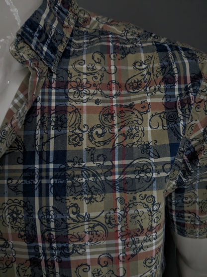 Tu Premium short sleeve shirt. Green blue red print. Size XL.