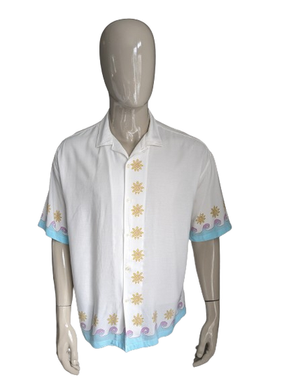 Camisa xdye manga corta. Blanco con estampado/estampado. Talla XL/XXL.